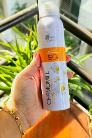 Chamomile Whitening Spray Sunscreen/Sunblock 200মি.লি